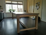 Eiken eetkamertafel 320 cm lang en 110 cm breed met 4 lade's